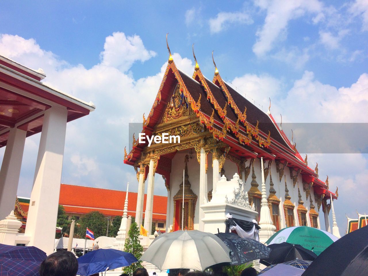 LOW ANGLE VIEW OF CATHEDRAL AGAINST SKY