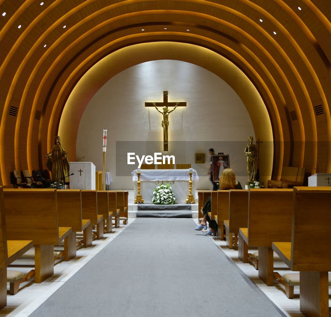 VIEW OF EMPTY CHAIRS AND TABLES AT TEMPLE