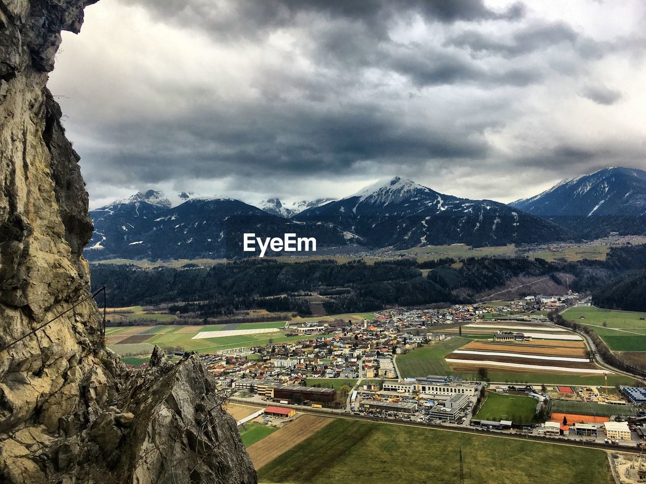 AERIAL VIEW OF LANDSCAPE AGAINST SKY