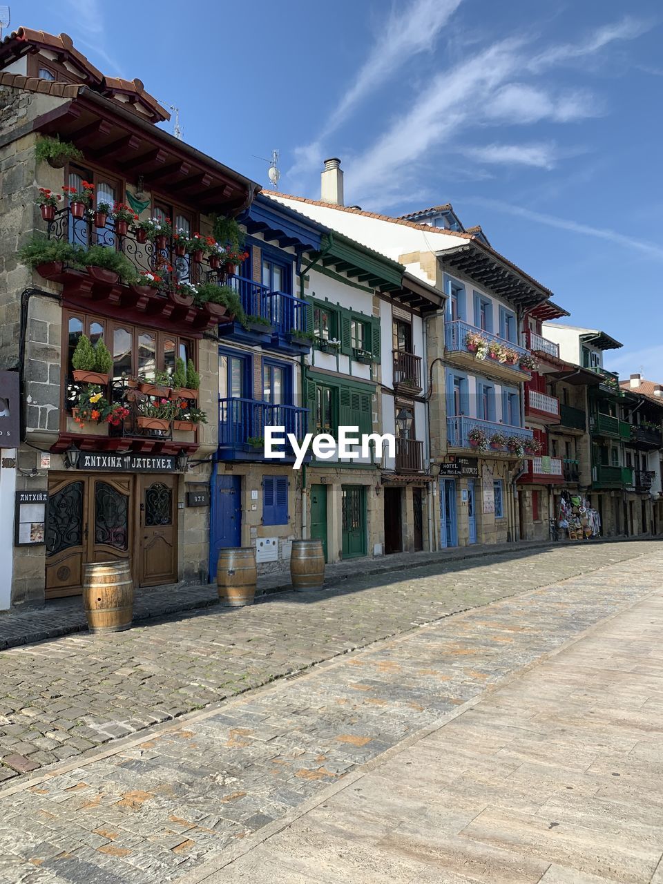 HOUSES BY STREET IN TOWN