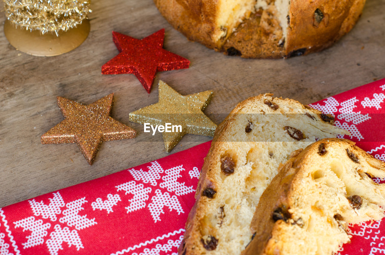 HIGH ANGLE VIEW OF COOKIES ON CHRISTMAS