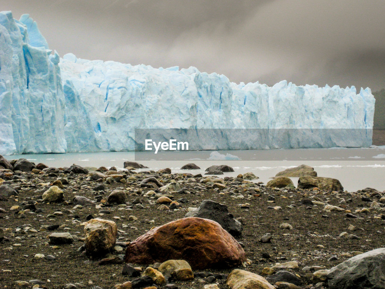 Idyllic shot of perito moreno glacier at los glaciares national park