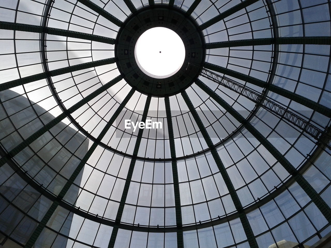 LOW ANGLE VIEW OF DOME AGAINST SKY SEEN THROUGH SKYLIGHT