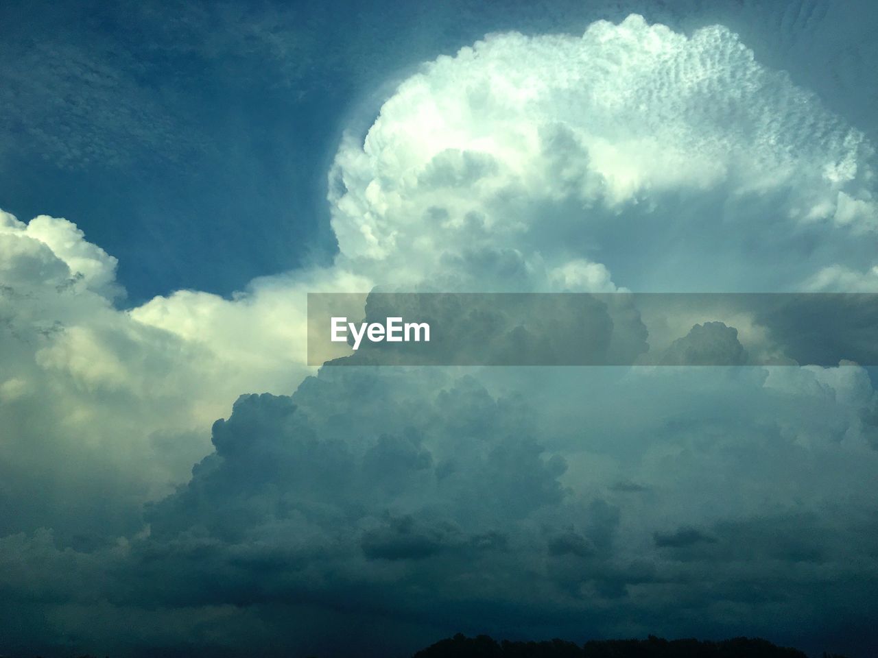 LOW ANGLE VIEW OF CLOUD IN SKY