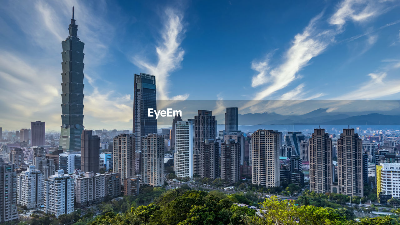 Taiwan city skyline and skycraper the beautiful of taipei, taiwan city skyline and skyscraper