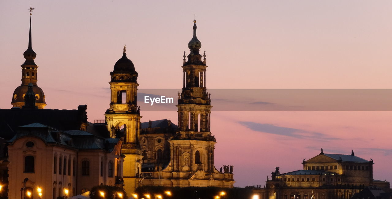 VIEW OF A CITY AT NIGHT