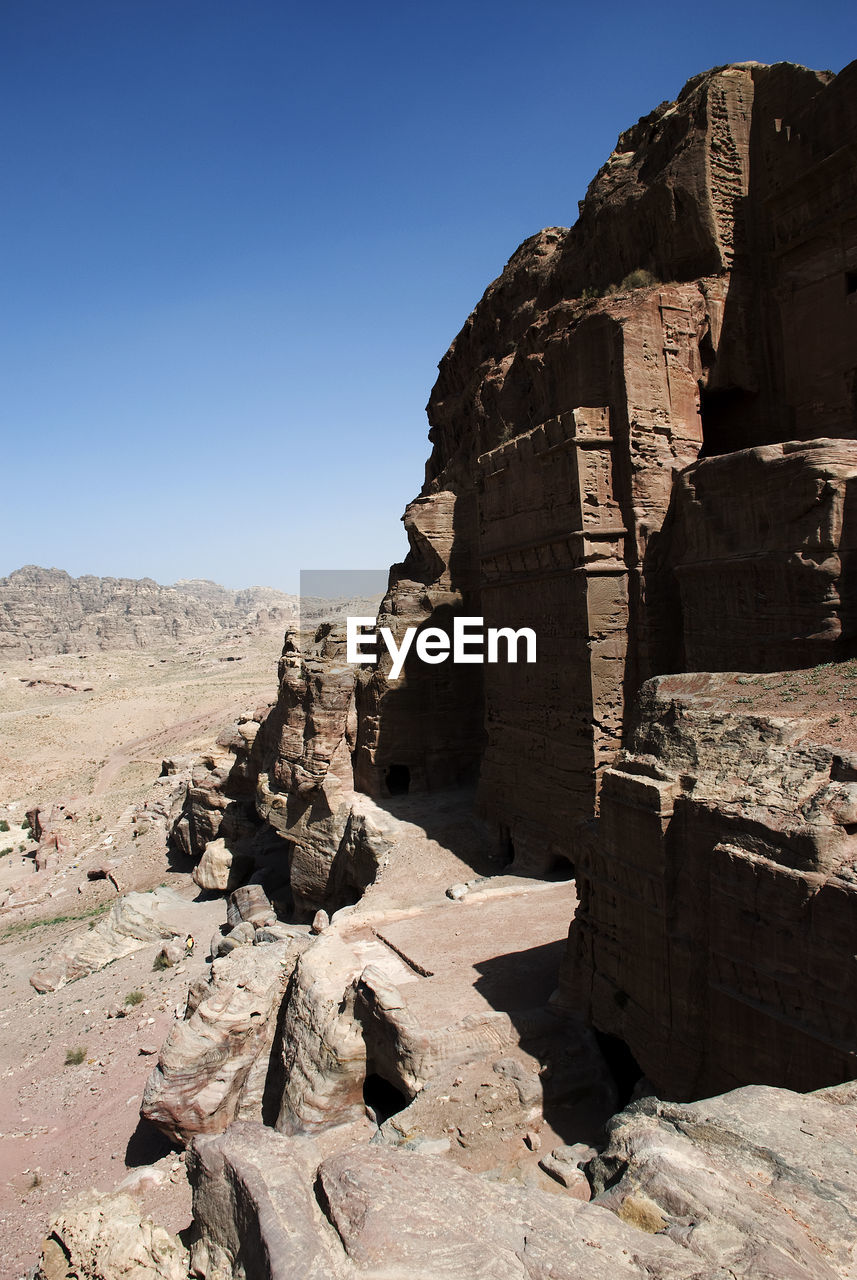 Scenic view of mountains and landscape at al-khazneh