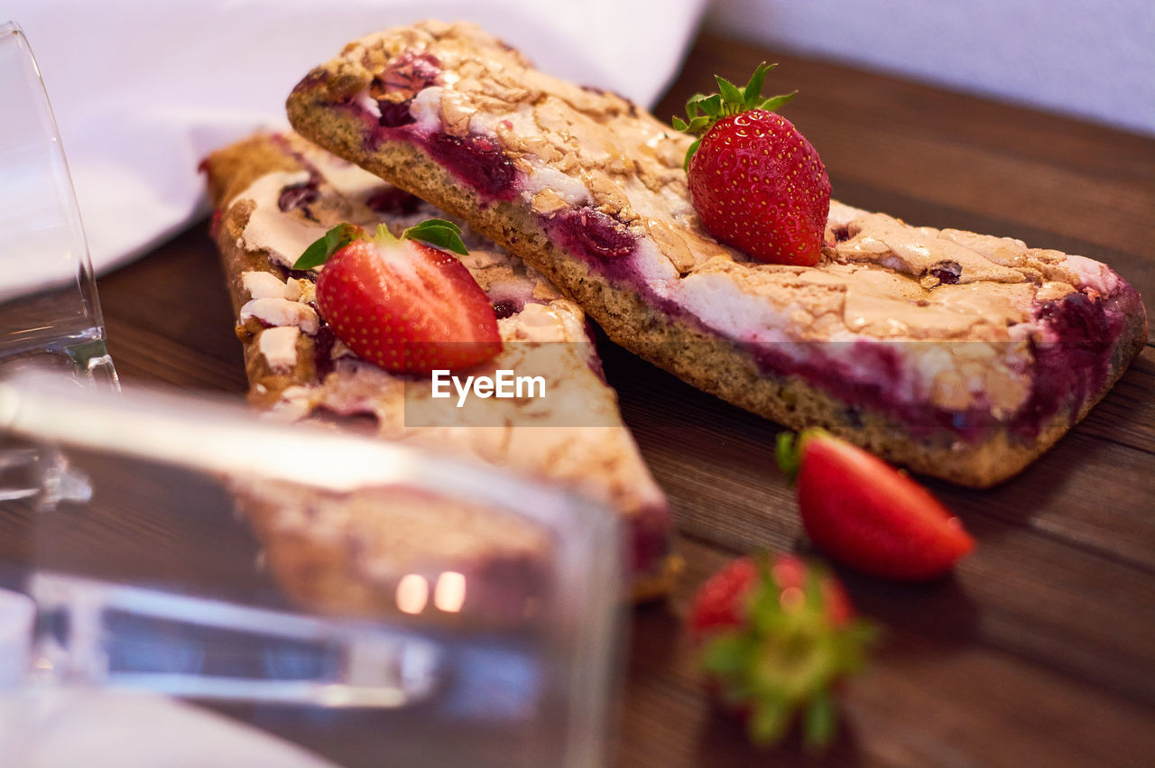 CLOSE-UP OF BREAKFAST ON PLATE