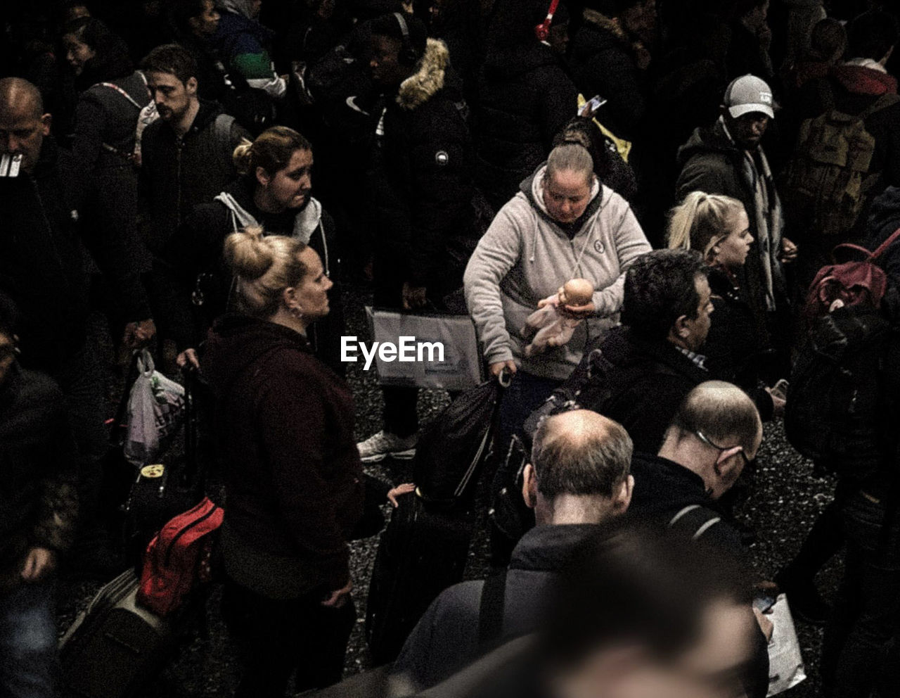 GROUP OF PEOPLE PHOTOGRAPHING