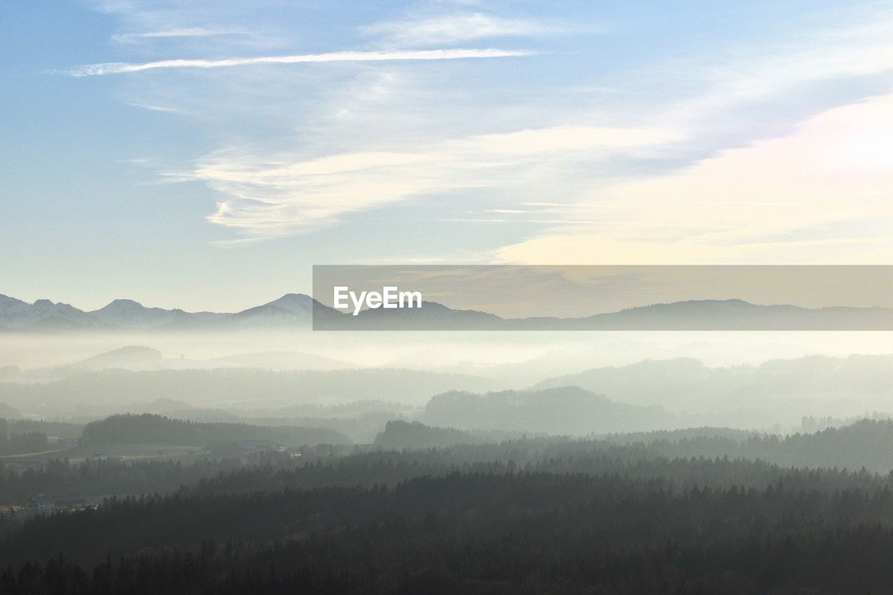 SCENIC VIEW OF MOUNTAIN RANGE AGAINST SKY