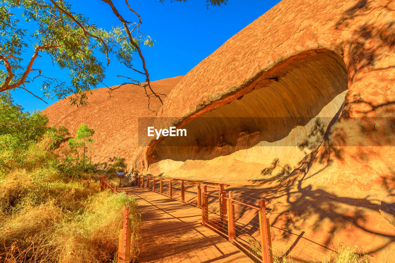 SCENIC VIEW OF MOUNTAIN AGAINST SKY