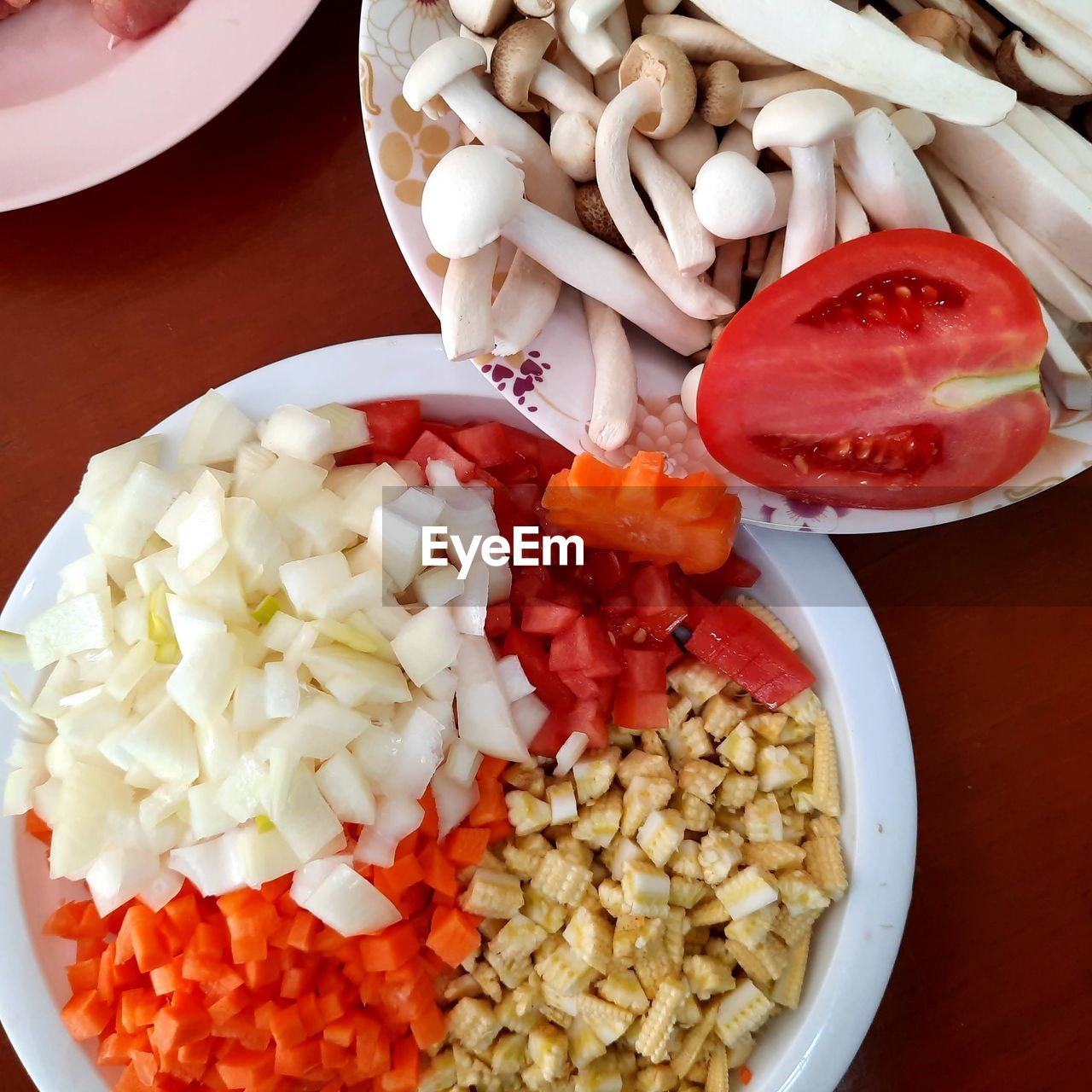 HIGH ANGLE VIEW OF BREAKFAST SERVED ON TABLE