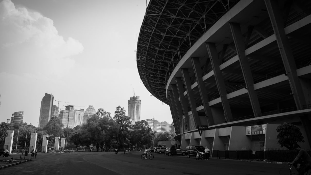 Exterior of gelora bung karno stadium in city