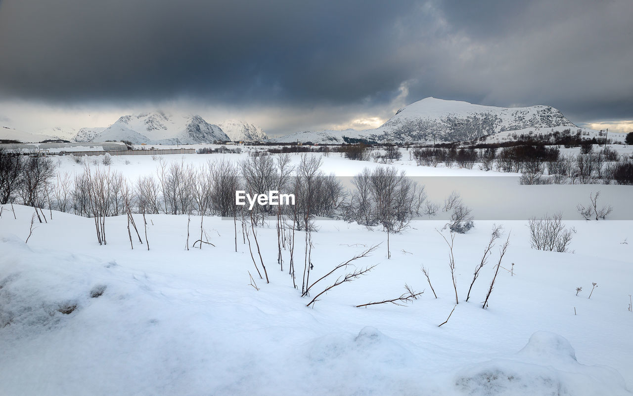 Lofoten islands is an archipelago in the county of nordland, norway