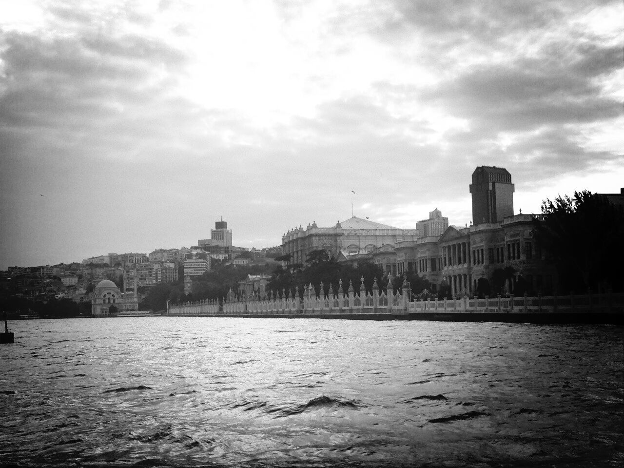 VIEW OF RIVER AGAINST SKY