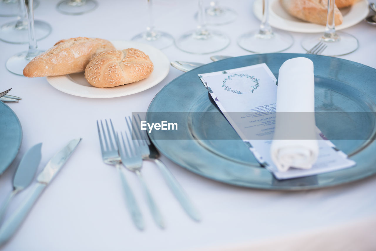 CLOSE-UP OF BREAKFAST IN PLATE