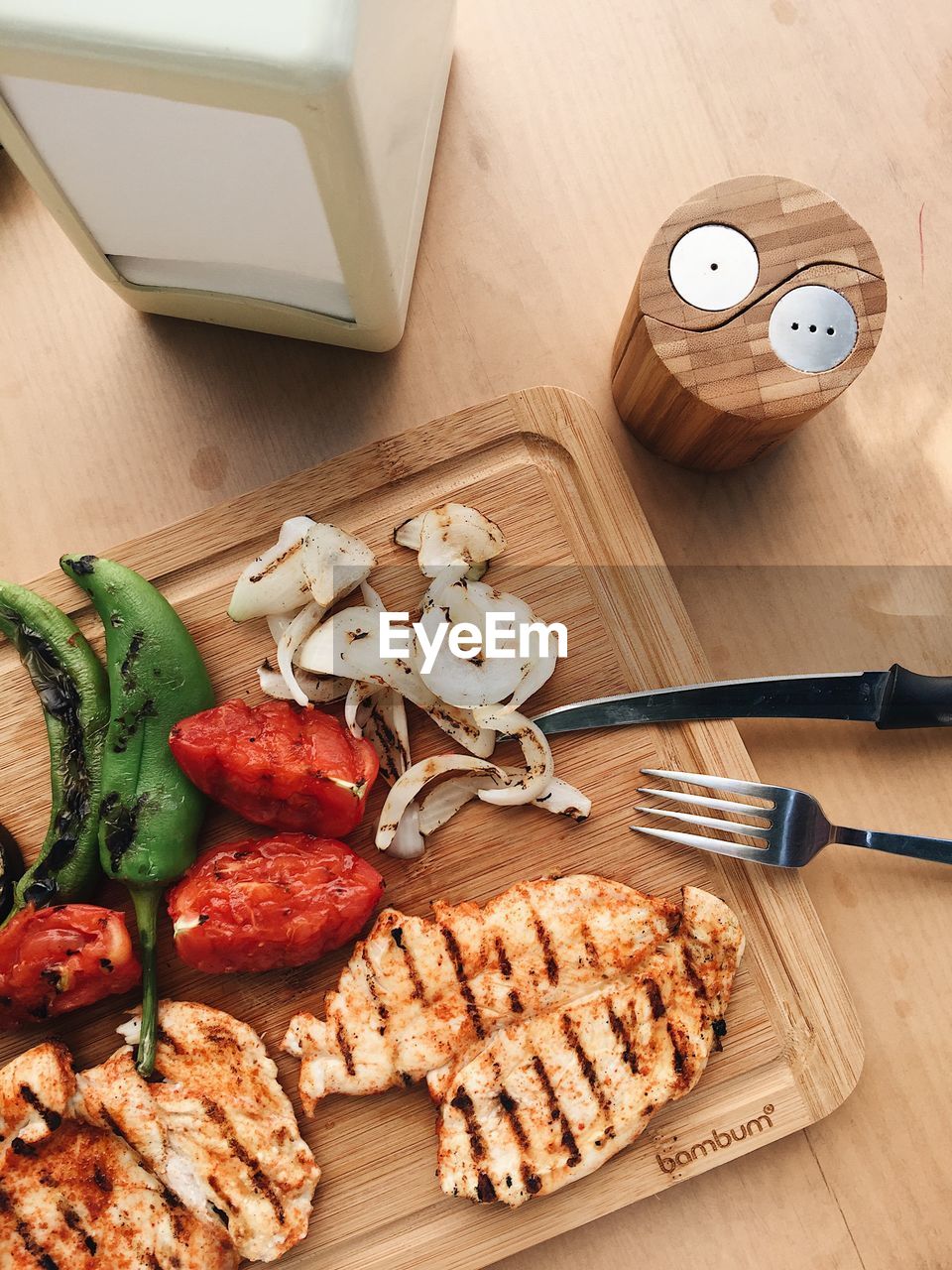 CLOSE-UP OF FOOD ON TABLE