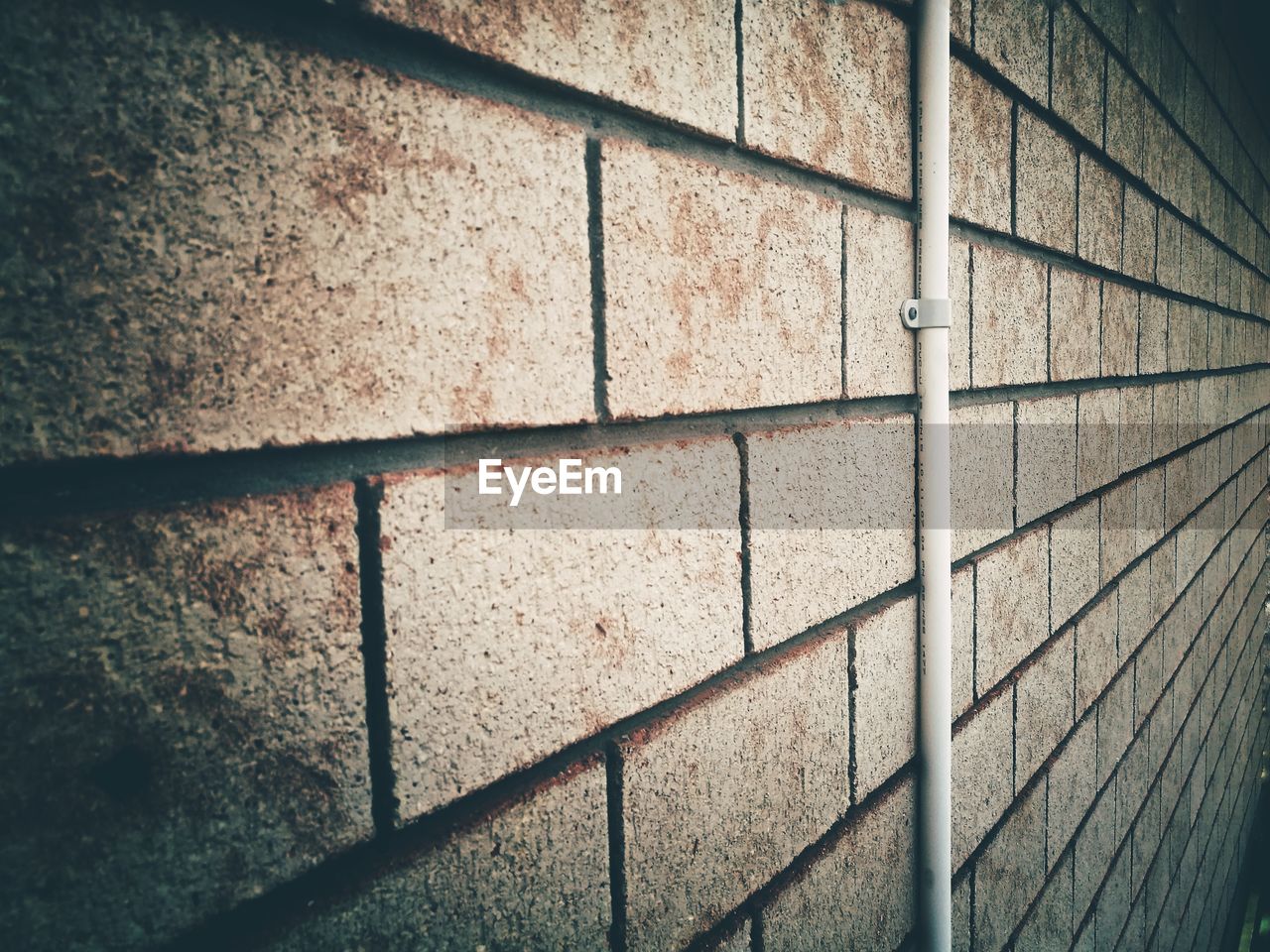 CLOSE-UP OF WALL