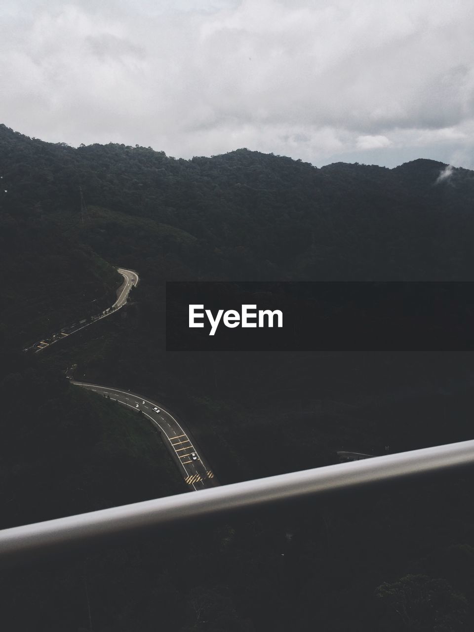 AERIAL VIEW OF LANDSCAPE AGAINST SKY