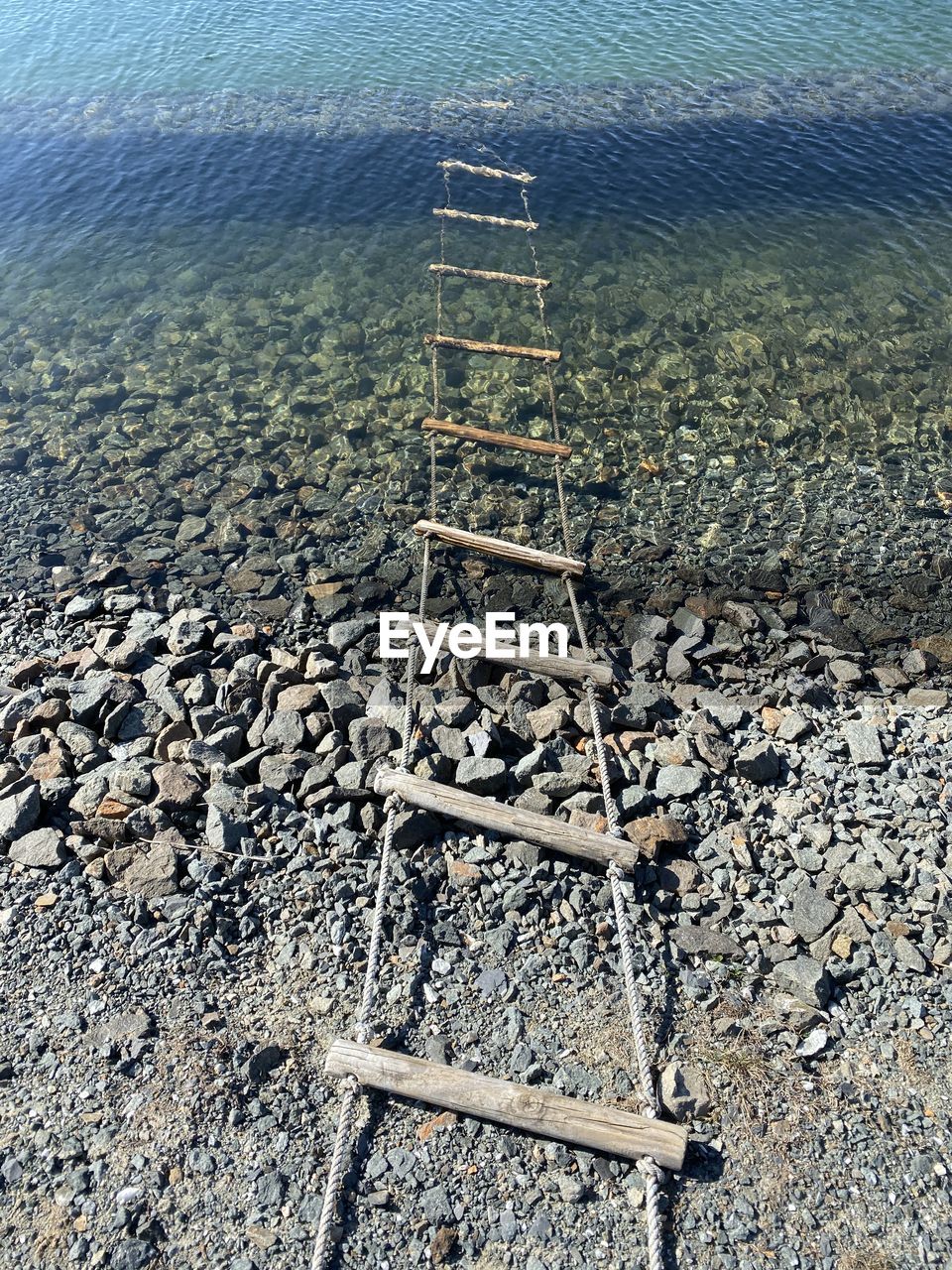 HIGH ANGLE VIEW OF MESSY BEACH