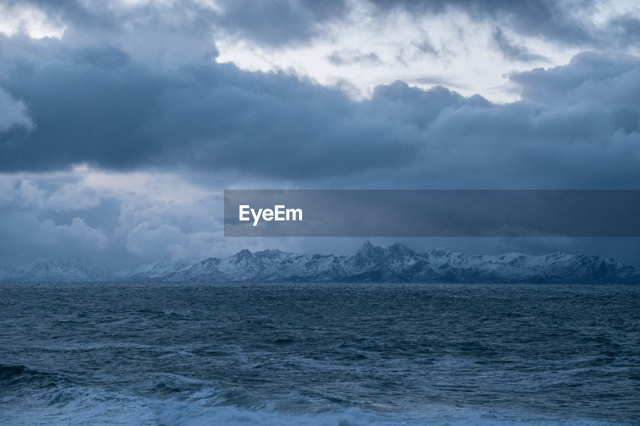 IDYLLIC SHOT OF SEA AGAINST SKY