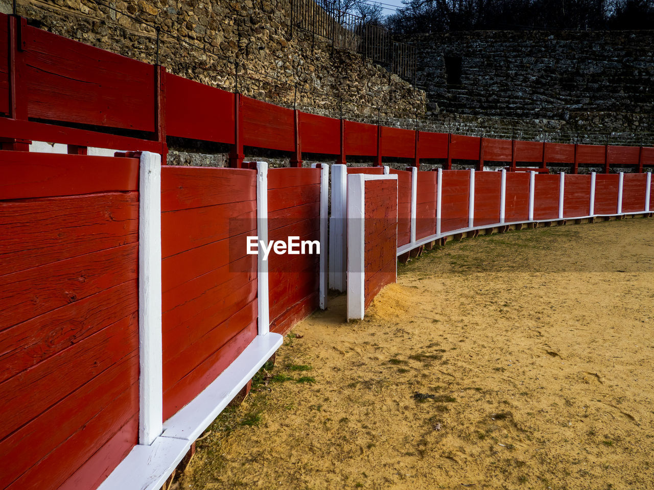 EMPTY FOOTPATH BY RED BUILDING