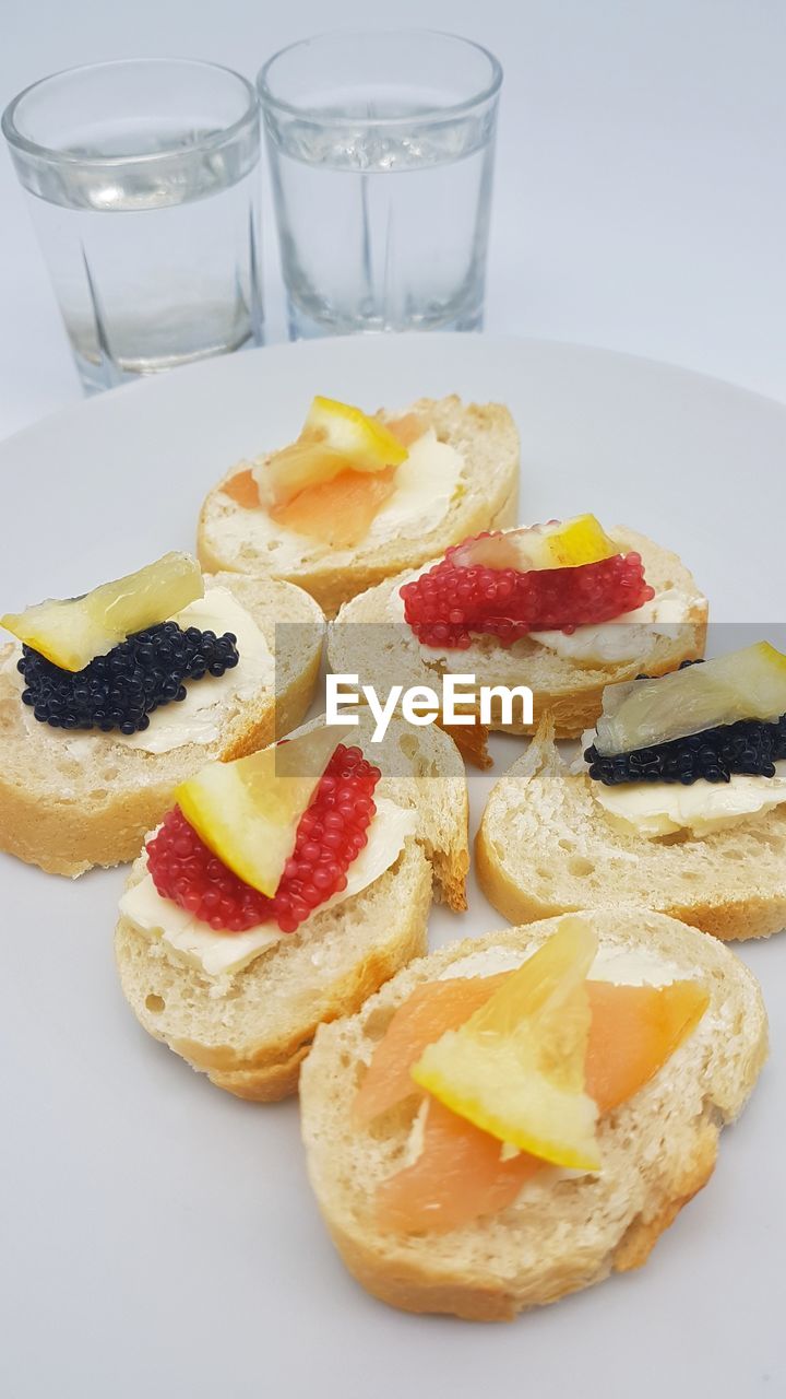 CLOSE-UP OF BREAKFAST SERVED IN PLATE