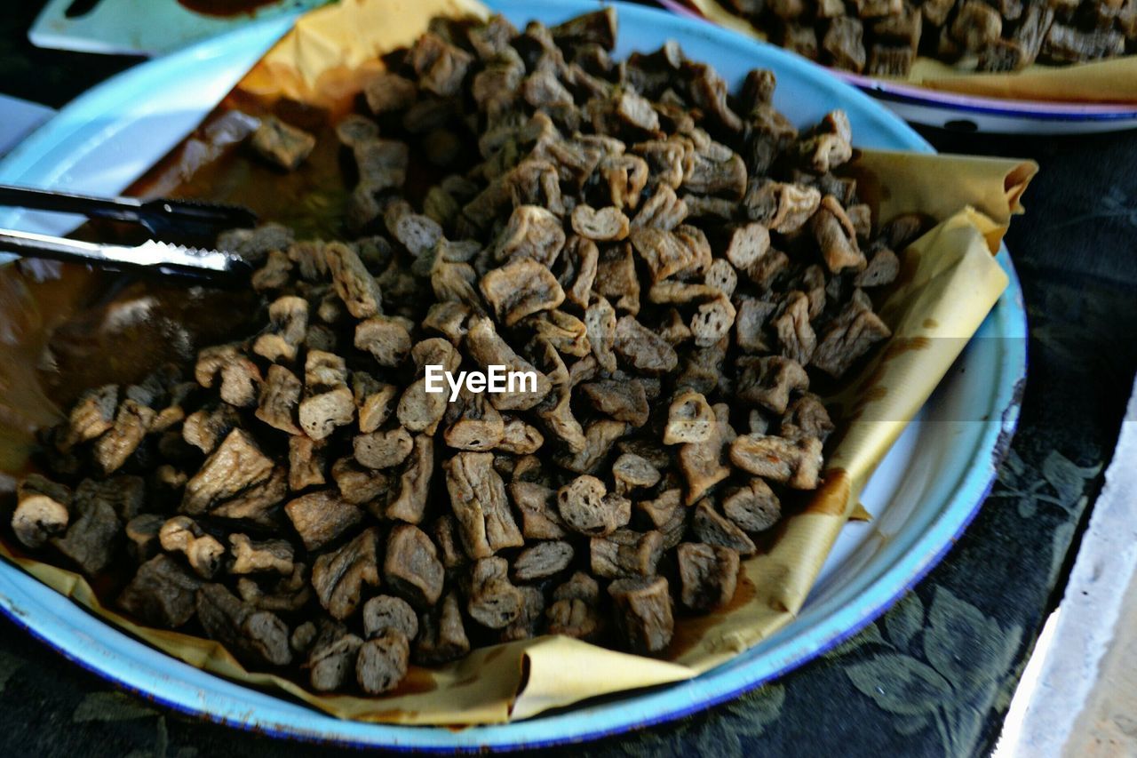 CLOSE-UP OF FOOD AT MARKET