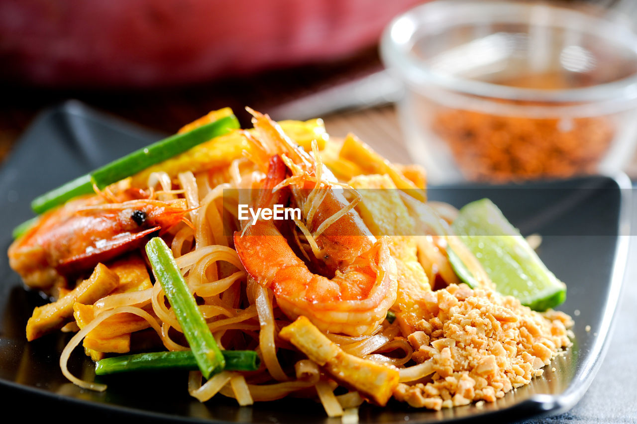 CLOSE-UP OF FOOD SERVED IN PLATE