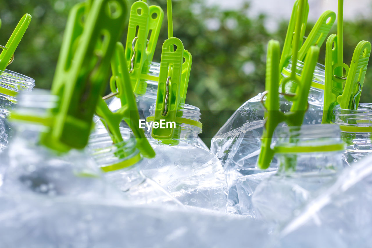 CLOSE-UP OF FRESH WATER IN DRINKING GLASS