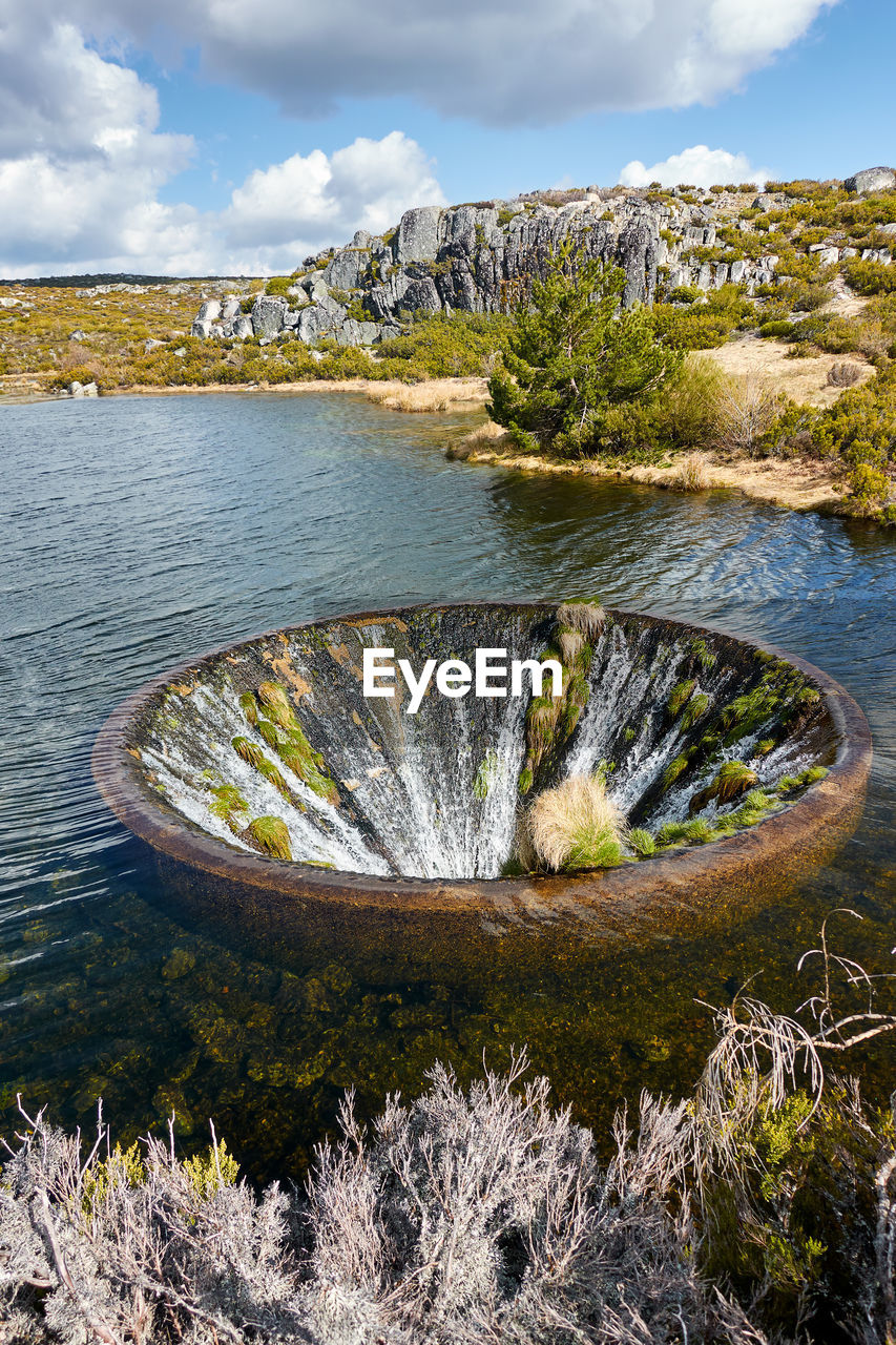 Landscape in lake lagoa comprida lagoon in serra da estrela, portugal