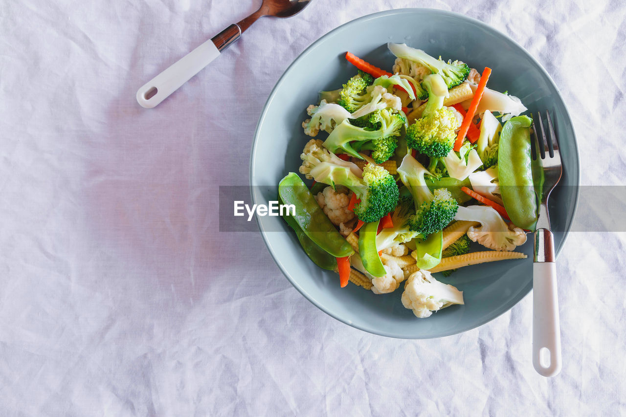 Mixed vegetables in a bowl of healthy mixed vegetables