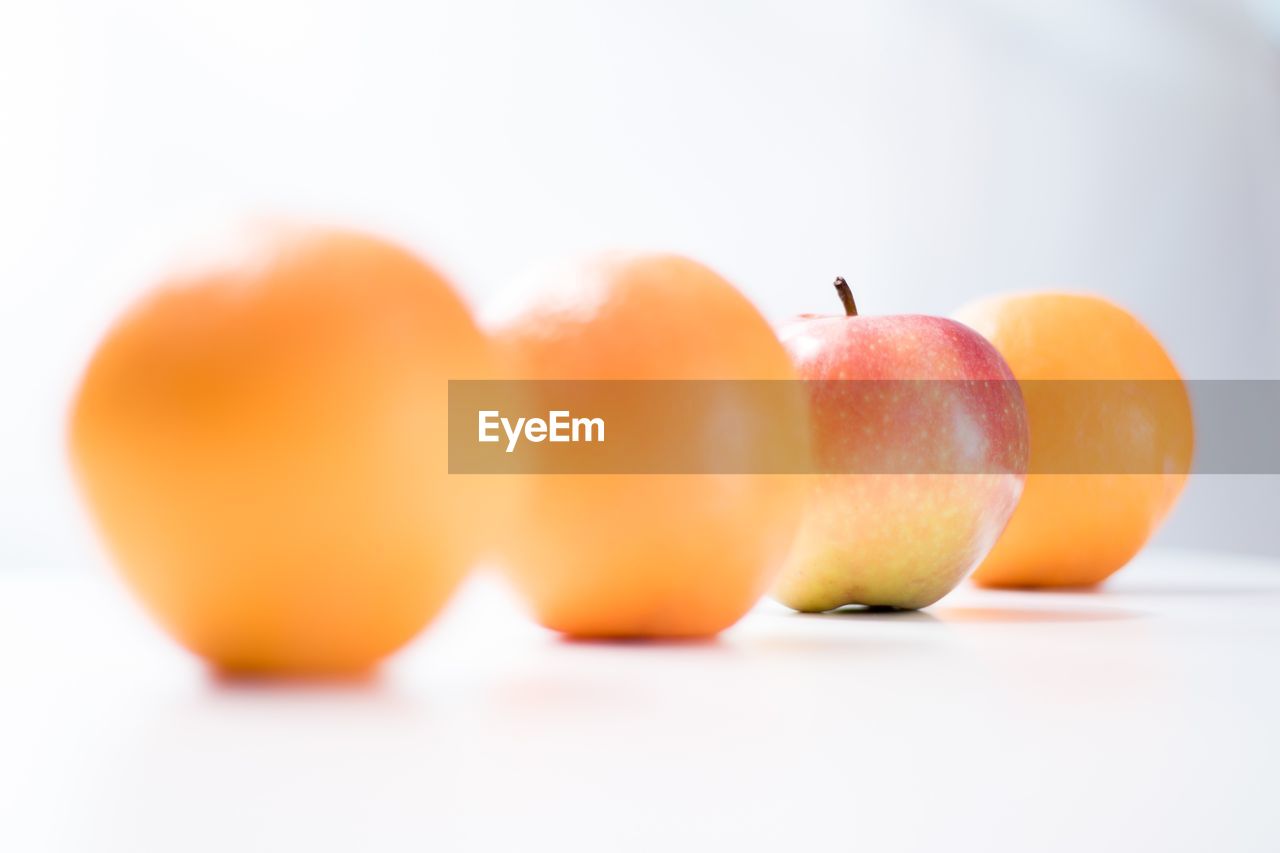 CLOSE-UP OF APPLES ON APPLE