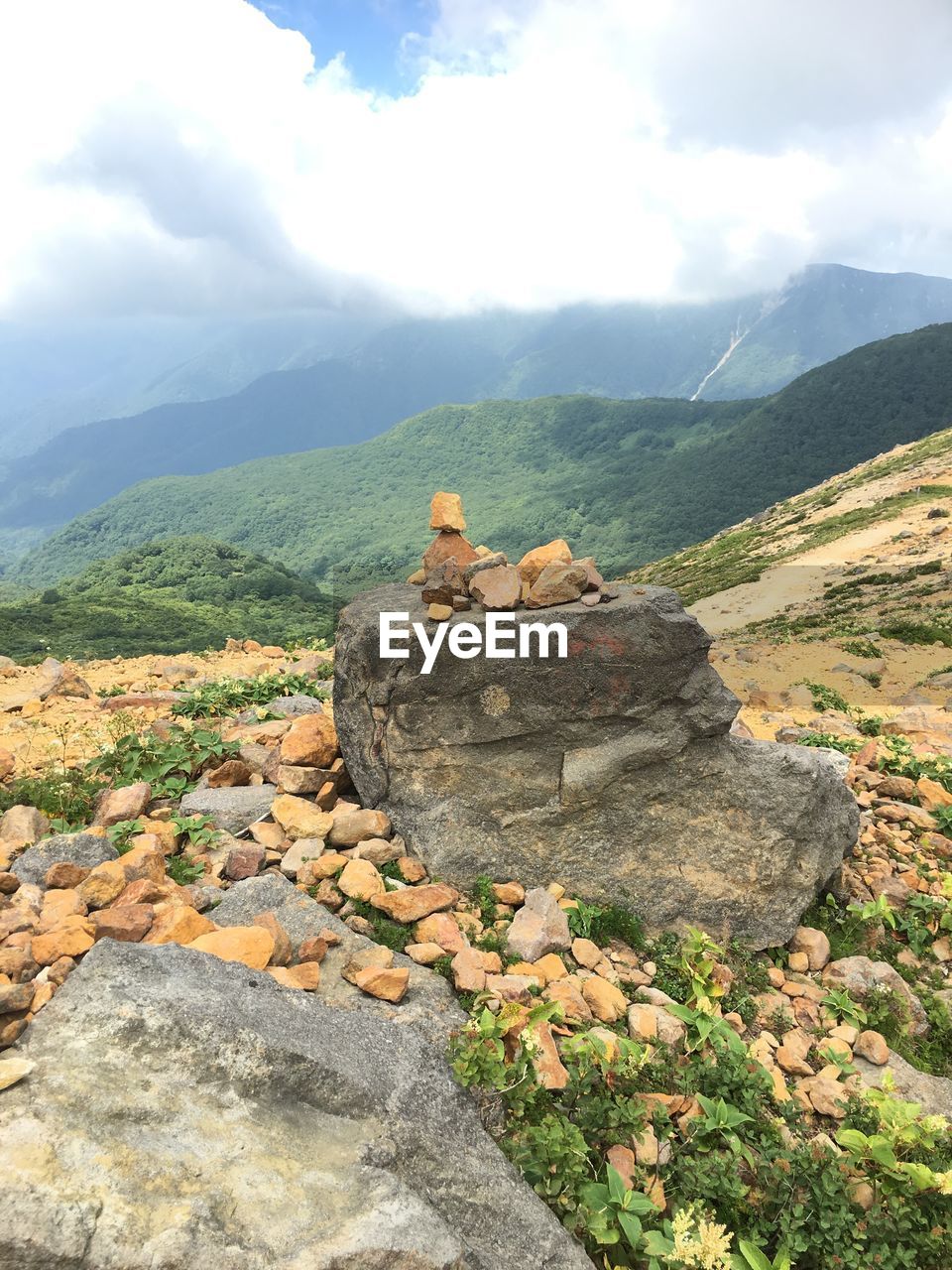 SCENIC VIEW OF MOUNTAIN AGAINST SKY