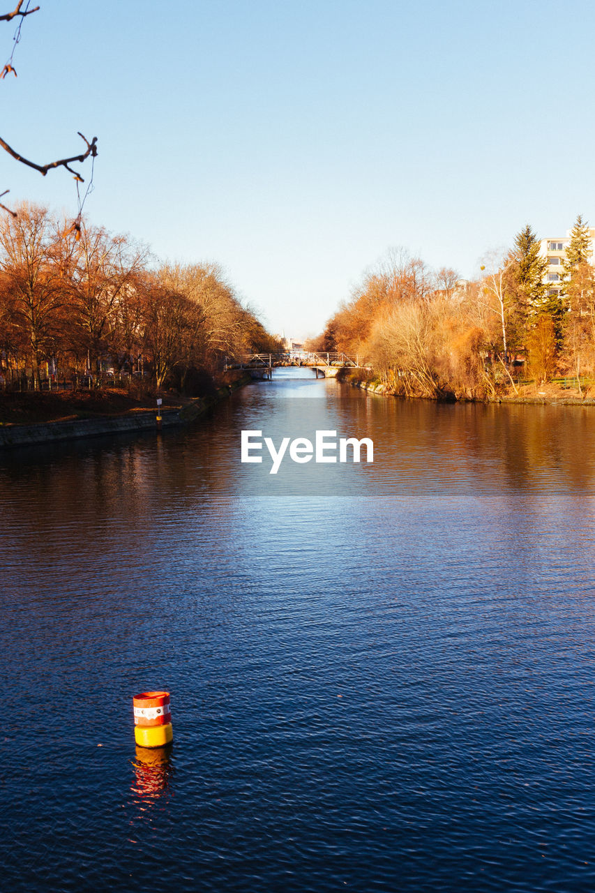 SCENIC VIEW OF RIVER AGAINST SKY