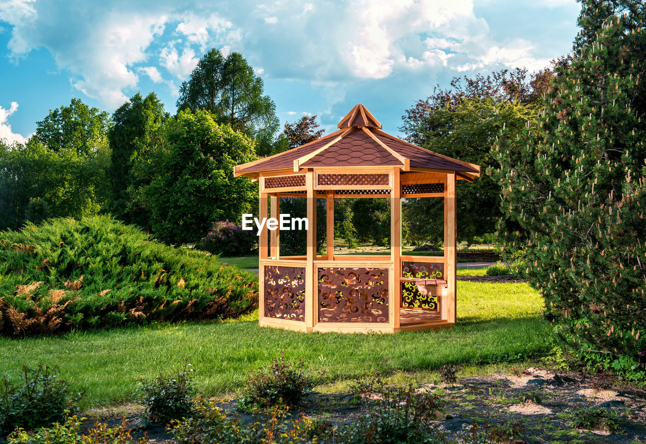 GAZEBO AGAINST SKY