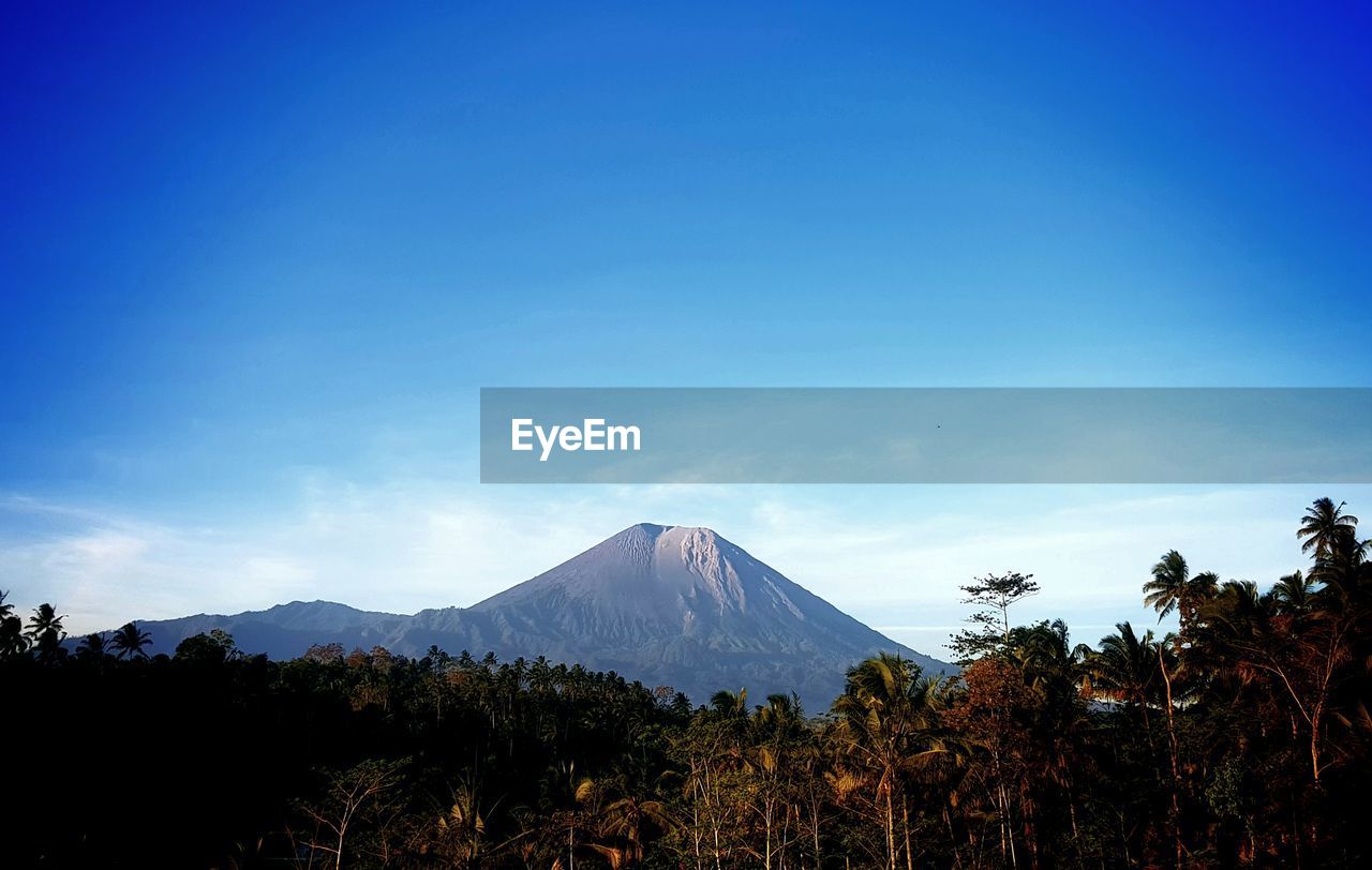 The highest mountain peak in java is semeru