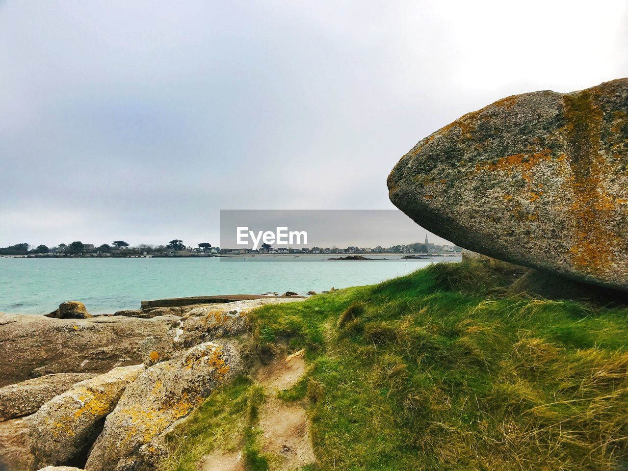 PANORAMIC SHOT OF SEA AGAINST SKY