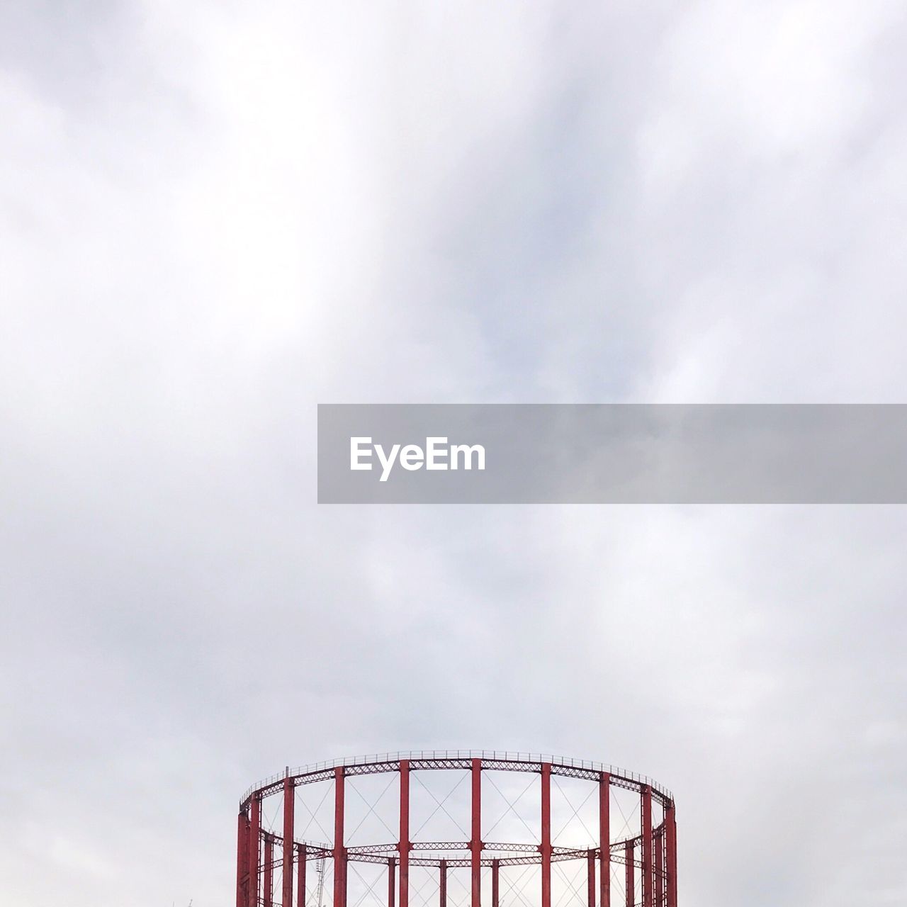 LOW ANGLE VIEW OF FERRIS WHEEL AGAINST SKY