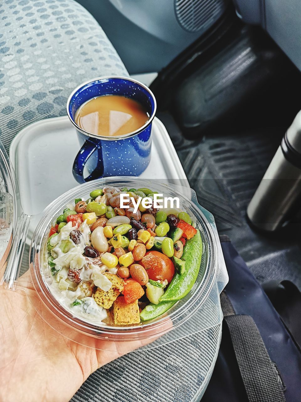 HIGH ANGLE VIEW OF SALAD IN PLATE ON TABLE