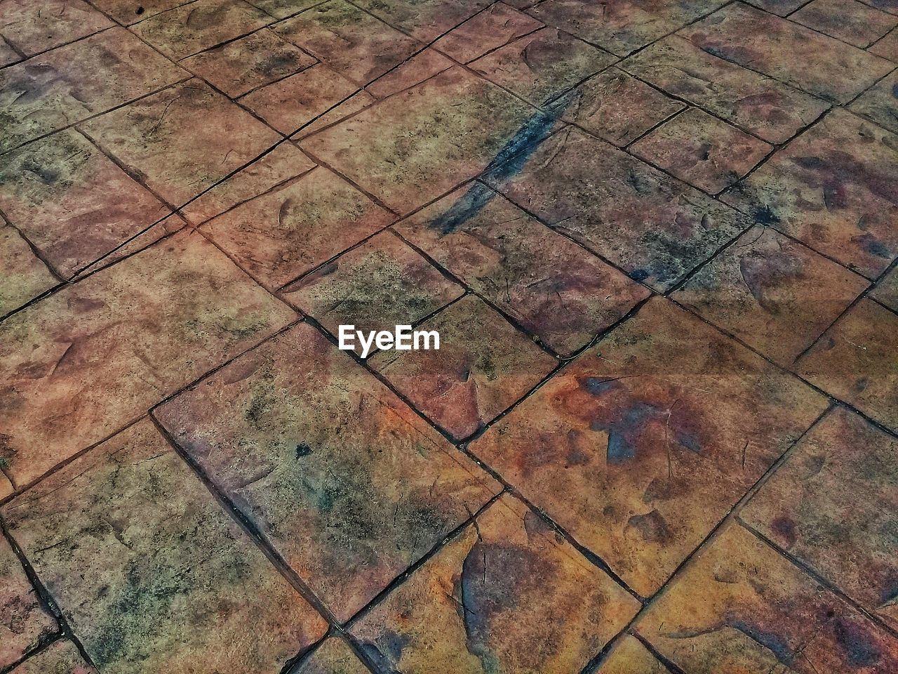 FULL FRAME SHOT OF TILED FLOORING
