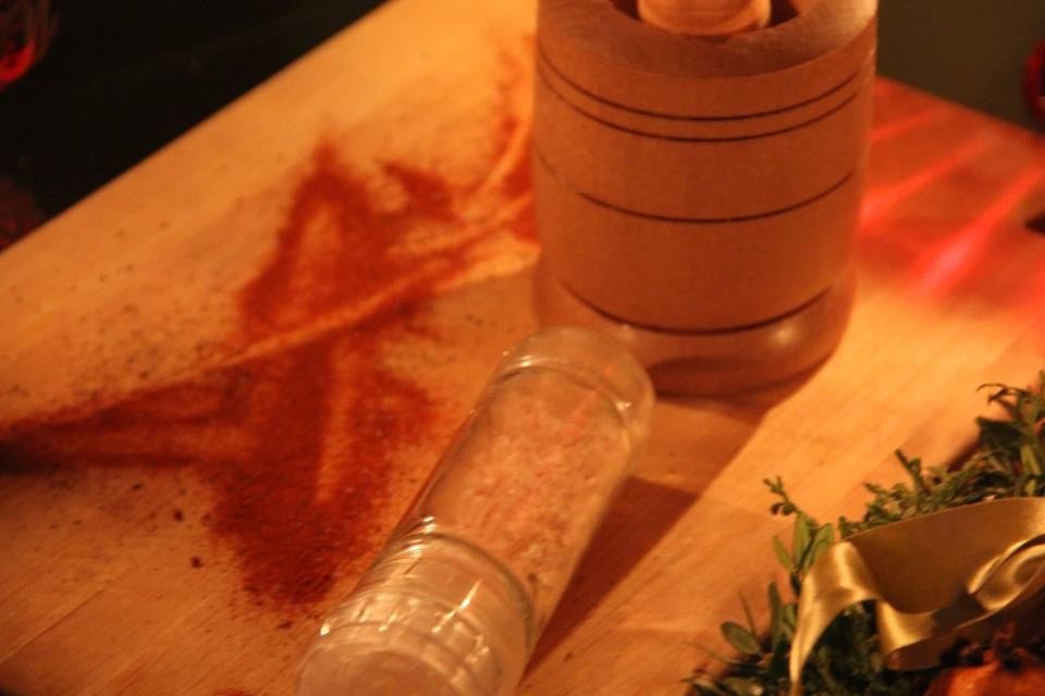 CLOSE-UP OF FOOD ON TABLE