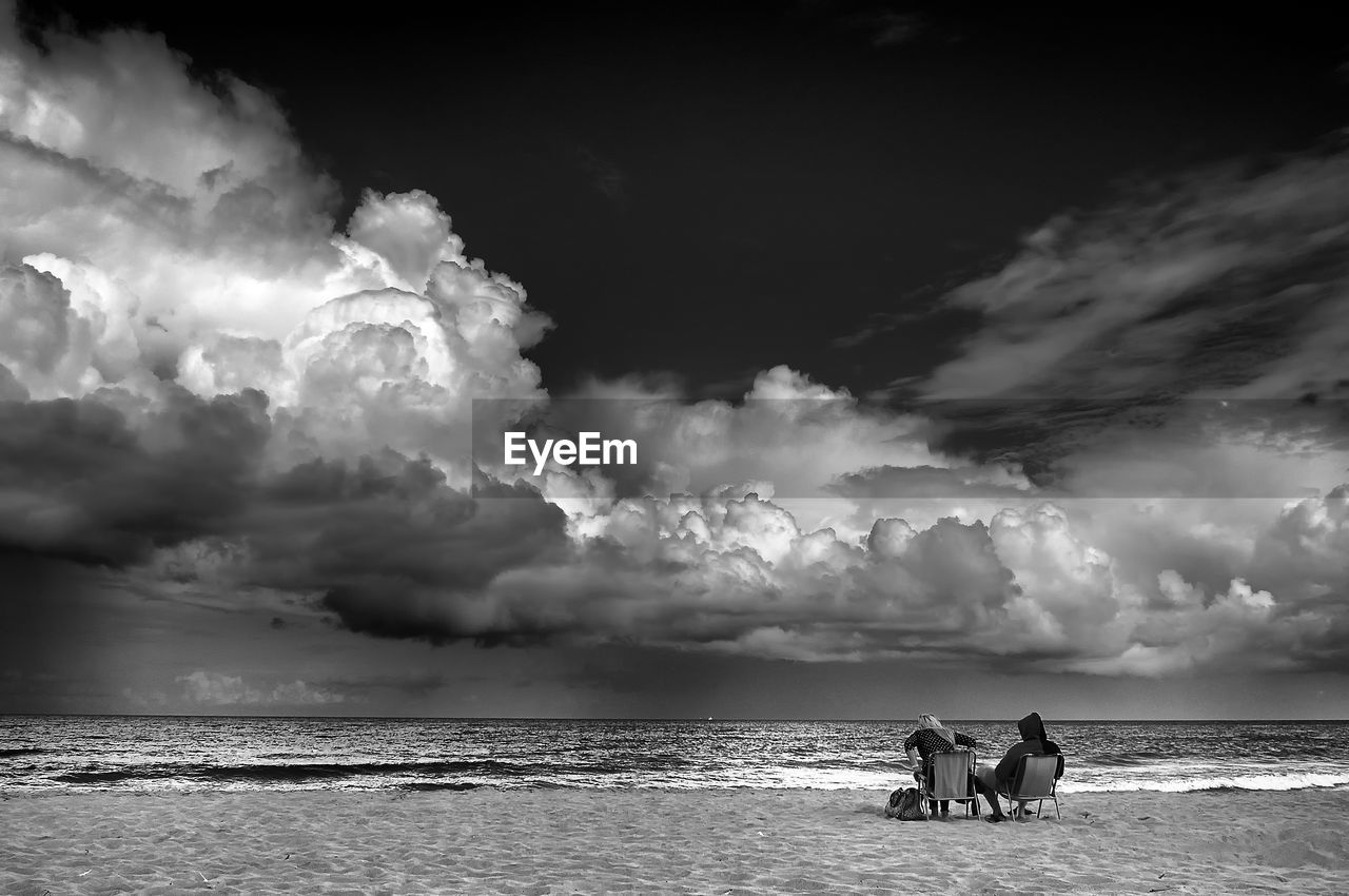 PEOPLE ON THE BEACH