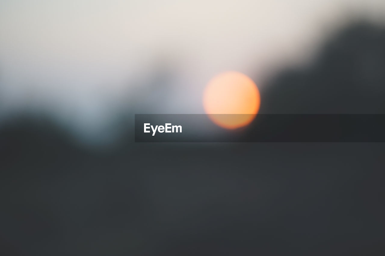 CLOSE-UP VIEW OF SUNLIGHT