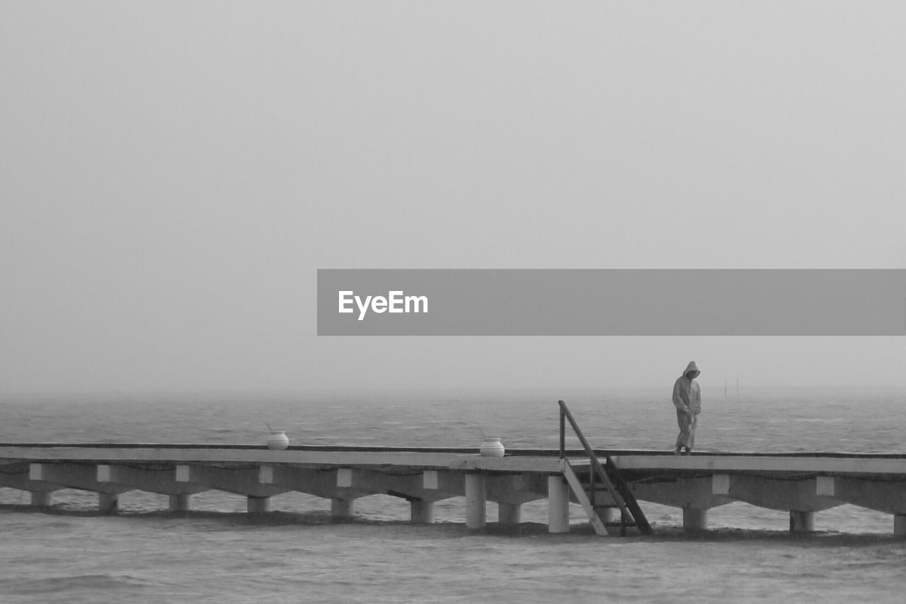 VIEW OF SEA AGAINST SKY