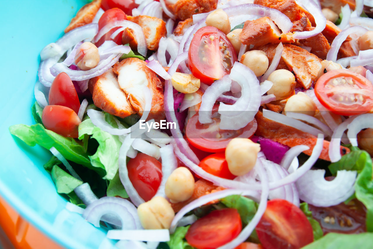 CLOSE-UP OF CHOPPED FRUIT SALAD