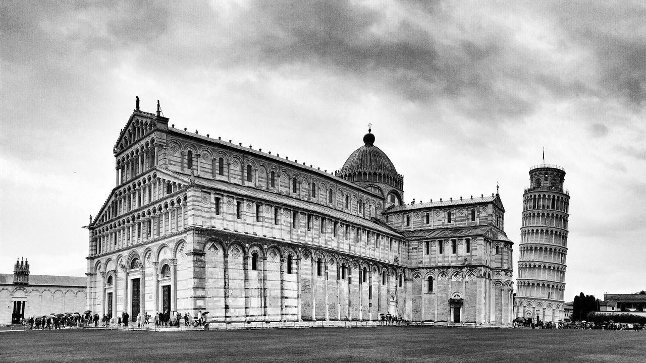 The leaning tower and the cathedral