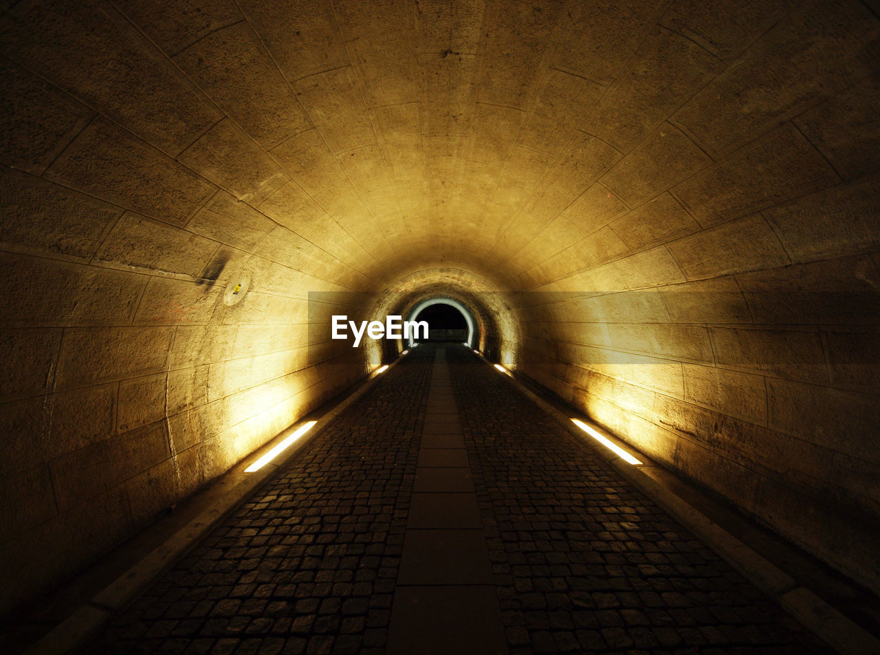 Illuminated tunnel