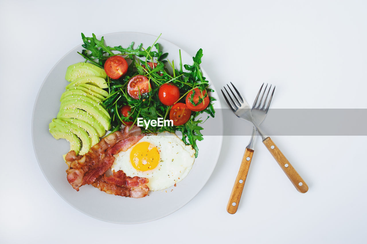 DIRECTLY ABOVE SHOT OF FOOD SERVED IN PLATE