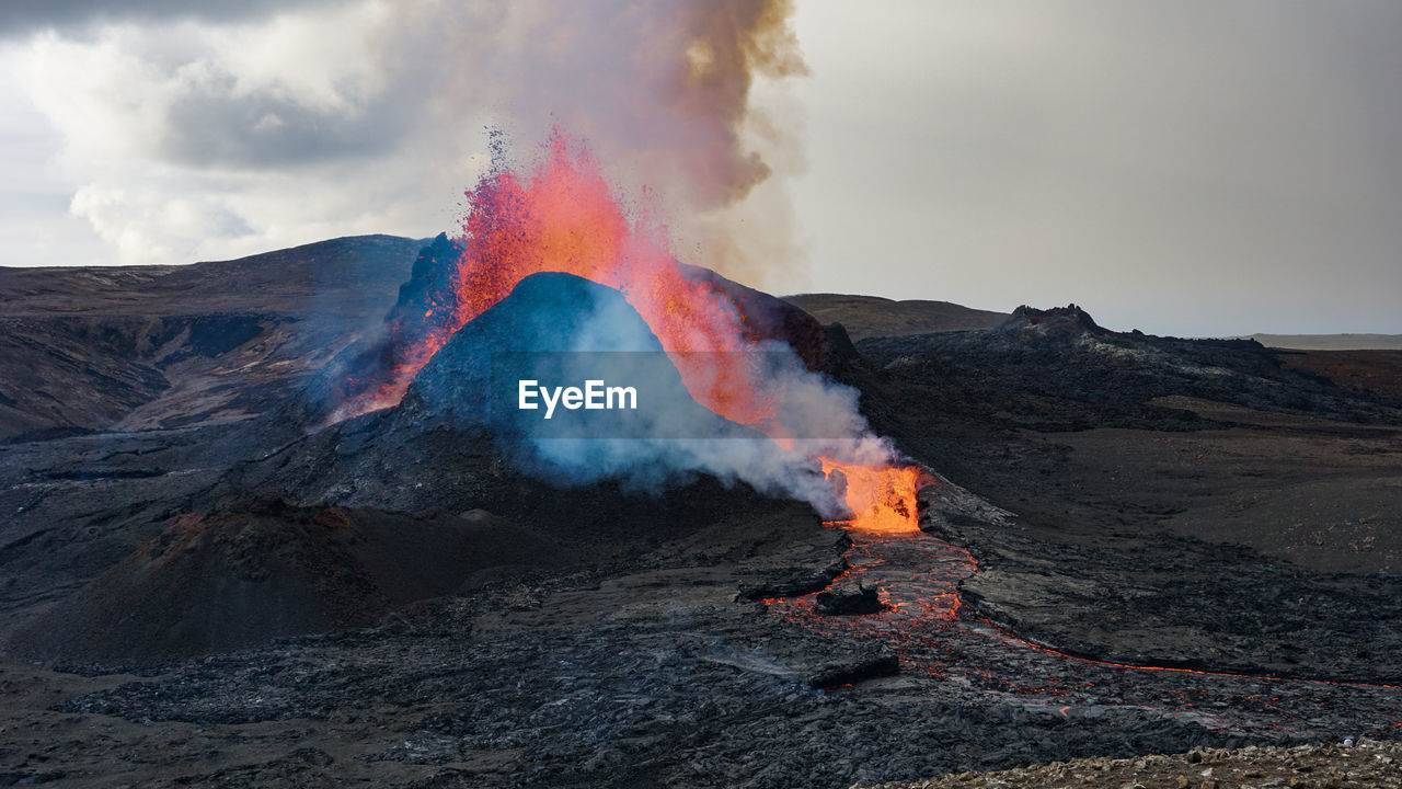 Volcanic eruption in mt fagradalsfjall, southwest iceland. the eruption began in march 2021.